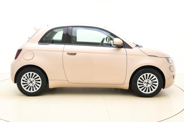 Fiat 500 Urban 42 kWh 118 Pk | Cruise Control | Climate Control | Apple Carplay & Android Auto