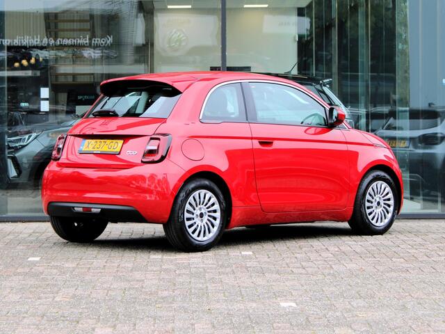 Fiat 500 RED 24 kWh | Navi / Carplay / Climate
