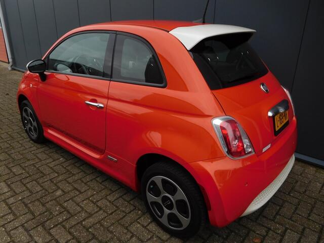 Fiat 500 24 KWH Carplay Stoelverwarming Stoelverwarming Automaat