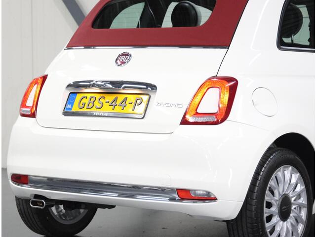 Fiat 500 1.0 70PK Hybrid RED | Climate Control | Xenon Koplampen | Vouwdak | Cruise Control | DAB Ontvanger | Start/Stop Systeem | 16" Lichtmetalen Velgen | Isofix |