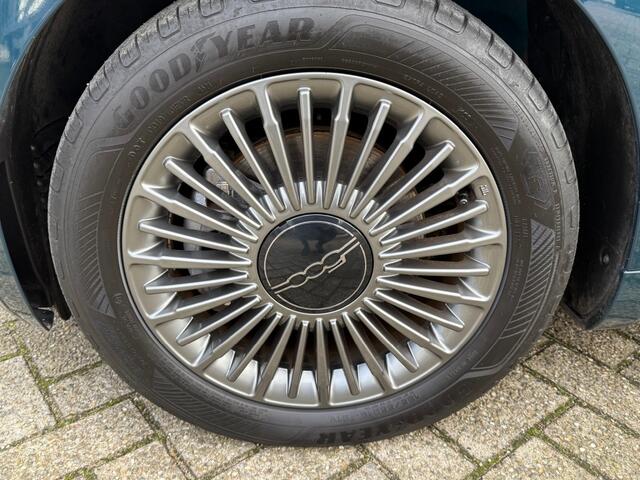 Fiat 500 3+1 ICON 42 KWH NAVI PANORAMA PDC CRUISE CARPLAY