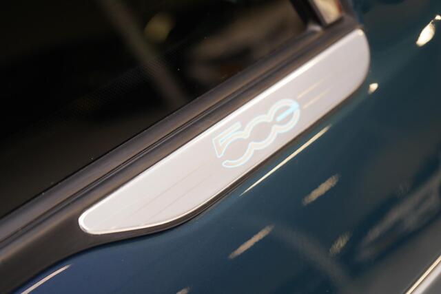 Fiat 500 Icon 42 kWh | SoH 93% | Panoramadak | Keyless | Achteruitrijcamera | Navigatie