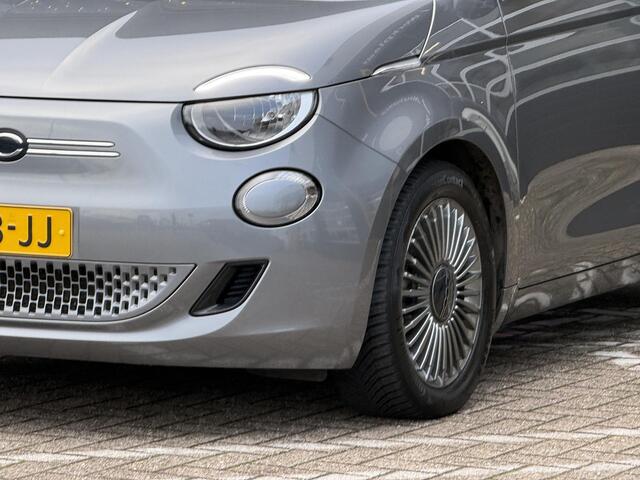 Fiat 500 Icon 42 kWh | NAP | Eerste eigenaar | Pack Winter | Navigatie | Climate Control | Cruise Control | Parkeersensoren | Lichtmetaal |