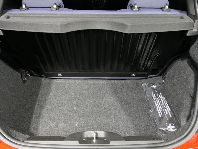 Fiat 500 1.0 Hybrid Club - Occasion Lease vanaf ¤339 p/m - Cruise - bluetooth - Apple carplay / Android auto