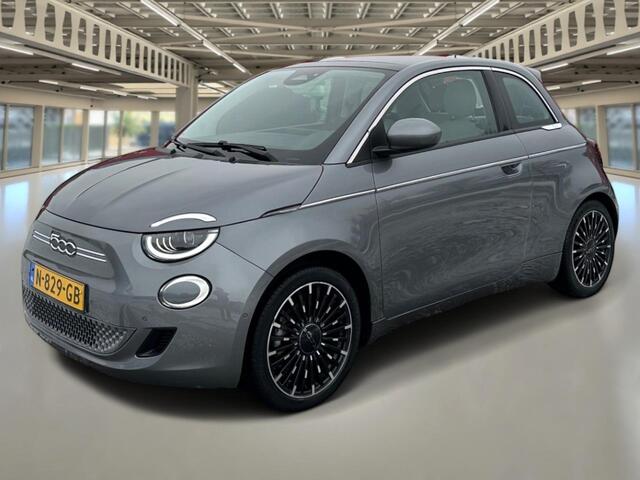 Fiat 500 La Prima 42 kWh PanoDak, Navigatie+Camera, Leder interieur...Soh 91.9%