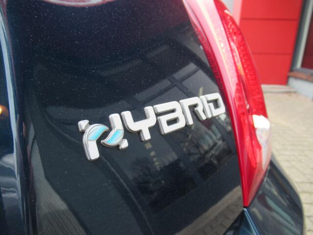 Fiat 500 1.0 Hybrid Lounge | Airco | Android Auto | Parkeersensoren | Incl. BOVAG Garantie | Bluetooth | LED Dagrijverlichting |