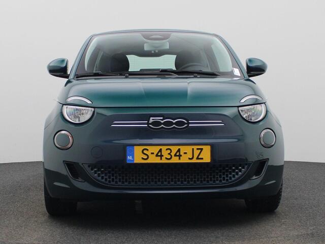 Fiat 500 Icon 42 kWh | Climate Control / ECC | Licht metalen velgen 16 inch | Cruise control Standaard | Connectiviteit af fabriek | Navigatie |