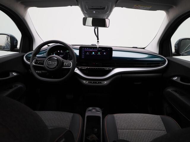 Fiat 500 Icon 42 kWh | Climate Control / ECC | Licht metalen velgen 16 inch | Cruise control Standaard | Connectiviteit af fabriek | Navigatie |