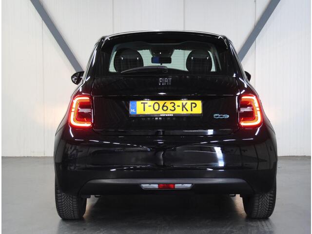 Fiat 500 Urban 42kWh 112PK | 1ste eigenaar | ACCURAPPORT 100% | AppleCarPlay/AndroidAuto | Climate Control | Cruise Control | AUTOMAAT | LED | Keyless | DAB Radio | Bluetooth |