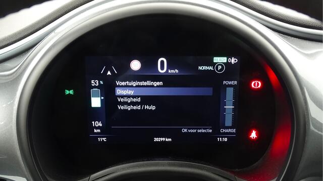 Fiat 500 Icon 42 kWh Long Range keyless entry, tr contr, cruise c, airco, verkeersbord herk, multymedia, apple carplay 17 inc velgen, esp, esc, electro motor 87 KW. 42 KWH accu!
