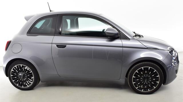 Fiat 500 Icon 42 kWh Long Range keyless entry, tr contr, cruise c, airco, verkeersbord herk, multymedia, apple carplay 17 inc velgen, esp, esc, electro motor 87 KW. 42 KWH accu!