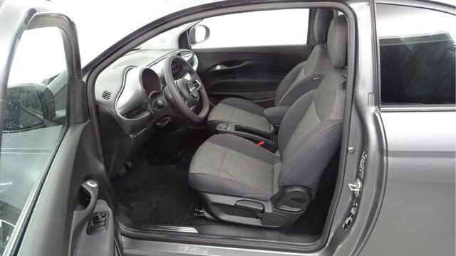 Fiat 500 Icon 42 kWh Long Range keyless entry, tr contr, cruise c, airco, verkeersbord herk, multymedia, apple carplay 17 inc velgen, esp, esc, electro motor 87 KW. 42 KWH accu!