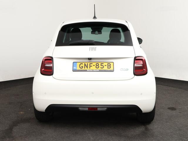 Fiat 500 Passion 42 kWh | Keyless o Camera o CarPlay o Navigatie