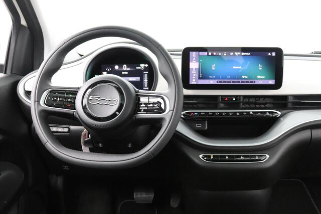 Fiat 500 Icon 42 kWh |1e Eigenaar| Fietshaak | Panoramadak | Pack Winter |