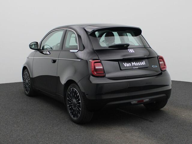 Fiat 500 500e 42 kWh La Prima | Climate Control / ECC | Licht metalen velgen 17 inch | Cruise control Adaptive | Navigatie | Lederen bekleding | Stoelverwarming | Park Distance Control voor en achter | Achteruitrijcamera |