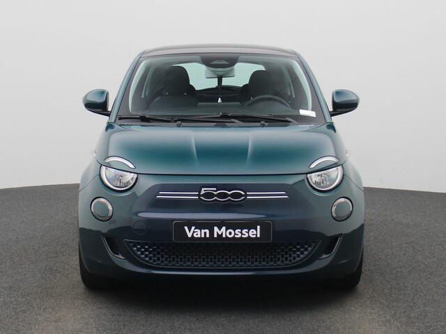 Fiat 500 500e 42 kWh Icon | Climate Control / ECC | Panoramadak | Licht metalen velgen 16 inch | Cruise control | | Navigatie | Stoelverwarming | Achteruitrijcamera |