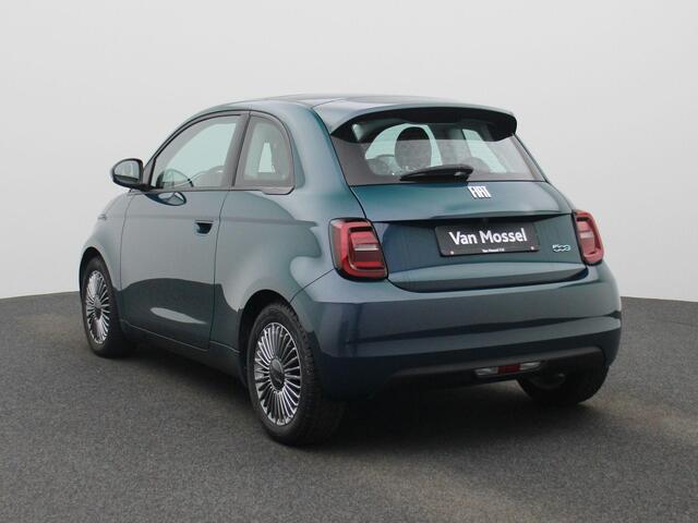 Fiat 500 500e 42 kWh Icon | Climate Control / ECC | Panoramadak | Licht metalen velgen 16 inch | Cruise control | | Navigatie | Stoelverwarming | Achteruitrijcamera |