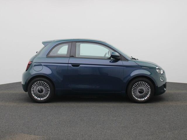 Fiat 500 500e 42 kWh Icon | Climate Control / ECC | Panoramadak | Licht metalen velgen 16 inch | Cruise control | | Navigatie | Stoelverwarming | Achteruitrijcamera |