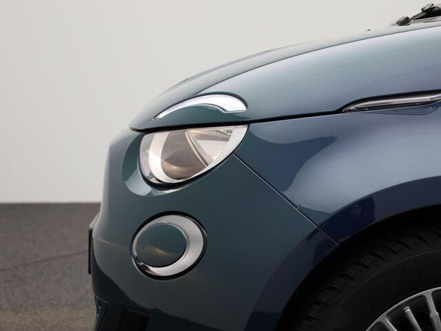 Fiat 500 500e 42 kWh Icon | Climate Control / ECC | Panoramadak | Licht metalen velgen 16 inch | Cruise control | | Navigatie | Stoelverwarming | Achteruitrijcamera |