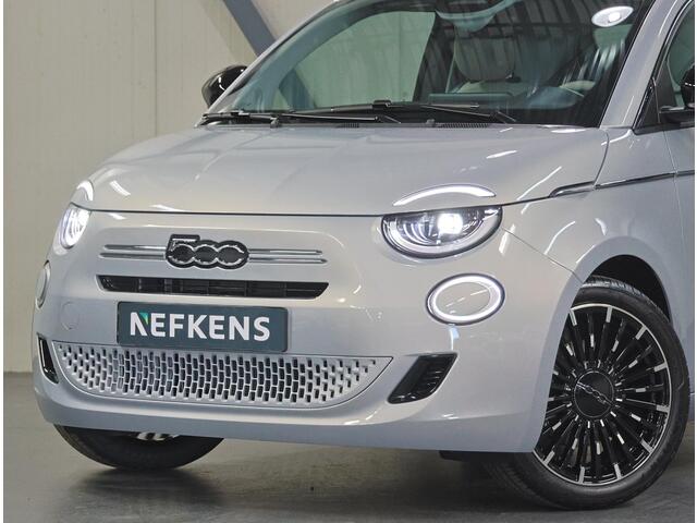 Fiat 500 1.0 Hybrid La Prima | Camera | Stoleverwarming | ClimateControl | Panoramadak | Keyless Start | CruiseControl | Navigatie | AppleCarPlay/AndroidAuto |