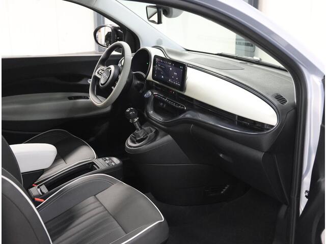 Fiat 500 1.0 Hybrid La Prima | Camera | Stoleverwarming | ClimateControl | Panoramadak | Keyless Start | CruiseControl | Navigatie | AppleCarPlay/AndroidAuto |