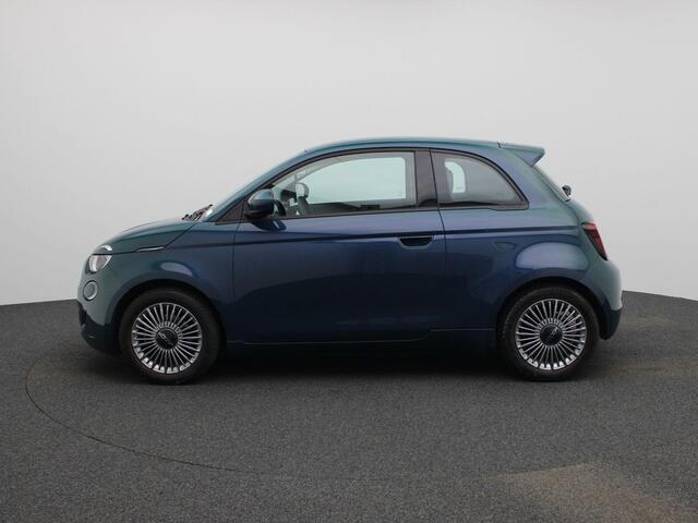 Fiat 500 500e 42 kWh Icon | Climate Control / ECC | Licht metalen velgen 16 inch | Cruise control | Navigatie | Stoelverwarming | Achteruitrijcamera |