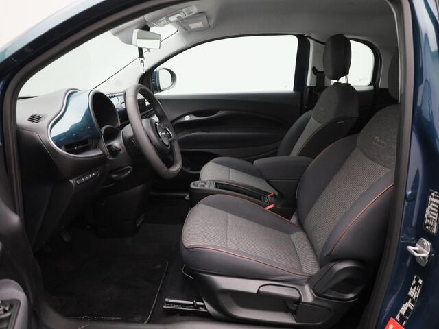 Fiat 500 500e 42 kWh Icon | Climate Control / ECC | Licht metalen velgen 16 inch | Cruise control | Navigatie | Stoelverwarming | Achteruitrijcamera |