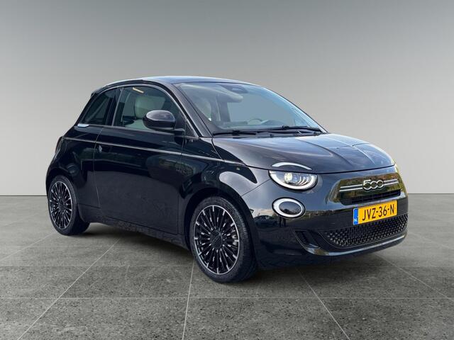 Fiat 500 1.0 Hybrid La Prima | 8 JAAR GARANTIE! | BEATS HIFI | PANODAK | CAMERA | STOELVERW. |