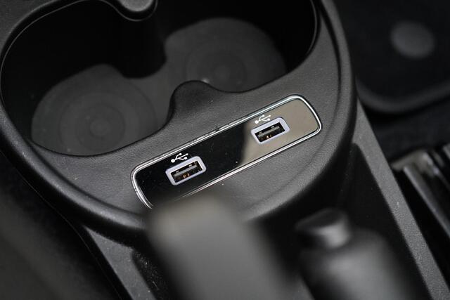 Fiat 500 1.0 Hybrid Dolcevita | Carplay | Climate control | Cruise control | Panoramadak