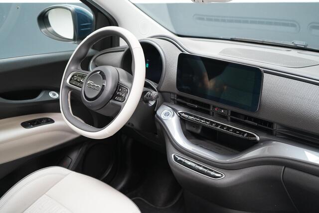 Fiat 500 La Prima 42 kWh | Schuif/kanteldak | Carplay | Adaptive cruise | Parkeersensoren | Pack winter | Lm velgen