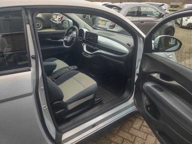 Fiat 500 E-3+1-Panoramadak -42KW -Snelladen -Magic Eye- meer...