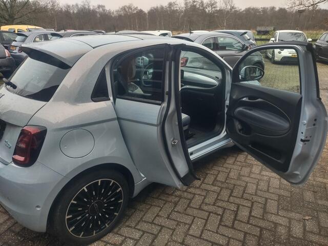 Fiat 500 E-3+1-Panoramadak -42KW -Snelladen -Magic Eye- meer...
