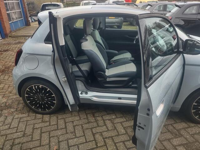 Fiat 500 E-3+1-Panoramadak -42KW -Snelladen -Magic Eye- meer...