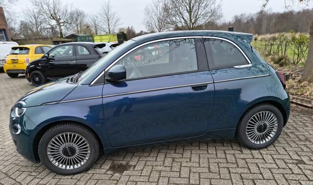 Fiat 500 E- 42KW-2023- Snelladen-Camera- Carplay-meer... - Verwacht