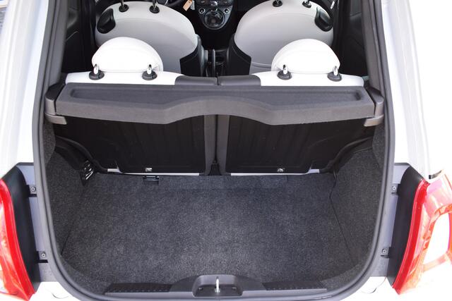 Fiat 500 1.0 Hybrid Dolcevita | Pano/Schuifdak | 15" LM Velgen | Parkeersensoren | Cruise | Apple Carplay & Android auto |