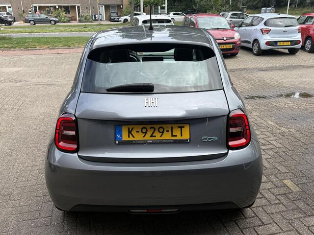 Fiat 500 Icon 42 kWh / AIrco clima/ Apple carplay/ Cruise/ PDC/ Camera/ LMV