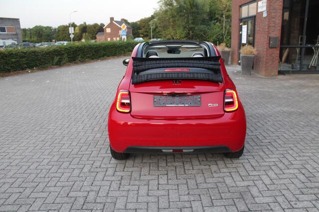 Fiat 500 Cabrio La Prima 42 kWh Clima-Leder-JBL-Camera-Stoelverwarming