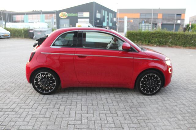 Fiat 500 Cabrio La Prima 42 kWh Clima-Leder-JBL-Camera-Stoelverwarming
