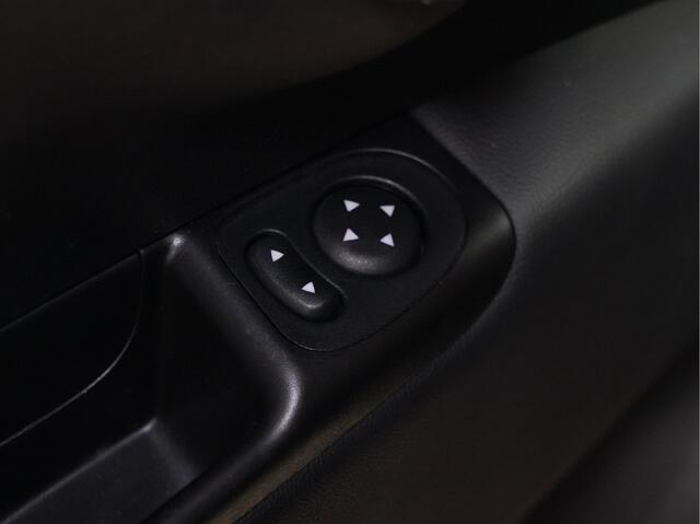 Fiat 500 1.0 Hybrid Rockstar / Navigatie / Panoramadak / Parkeersensoren 273