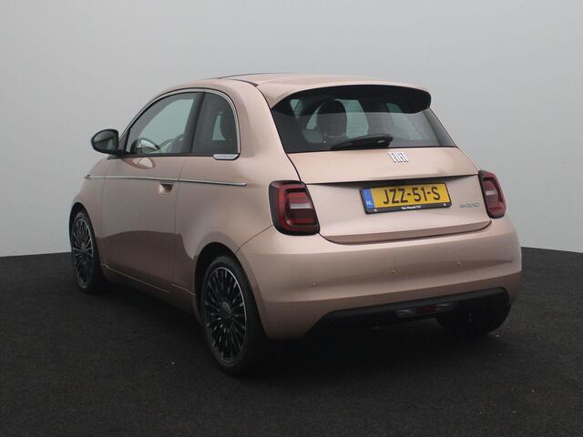 Fiat 500 1.0 Hybrid La Prima | 17"Lichtmetalen Velgen | Navigatie | Camera | Lederen Stoelbekleding | Tot 8 jaar Speciale Garantie!