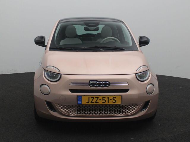 Fiat 500 1.0 Hybrid La Prima | 17"Lichtmetalen Velgen | Navigatie | Camera | Lederen Stoelbekleding | Tot 8 jaar Speciale Garantie!