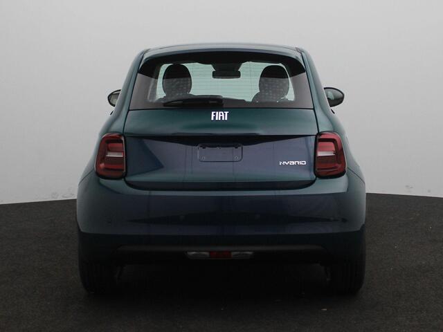 Fiat 500 1.0 Hybrid Torino Launch Edition | Voorraadkorting | 16'' LM. Velgen | Parkeersensoren Achter | Draadloos Carplay & Android Auto |