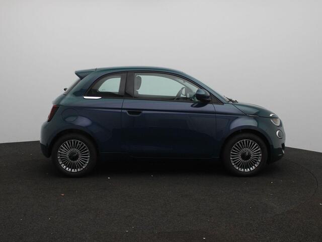 Fiat 500 1.0 Hybrid Torino Launch Edition | Voorraadkorting | 16'' LM. Velgen | Parkeersensoren Achter | Draadloos Carplay & Android Auto |