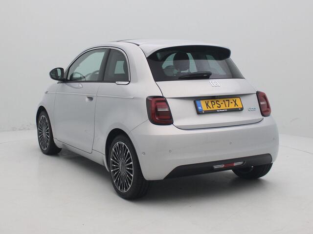 Fiat 500 La Prima 42 kWh | Leder | Camera | 17" Velgen | JBL Audio | DEMO