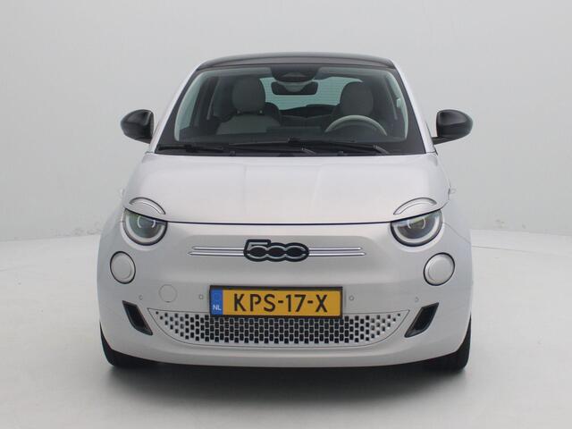 Fiat 500 La Prima 42 kWh | Leder | Camera | 17" Velgen | JBL Audio | DEMO
