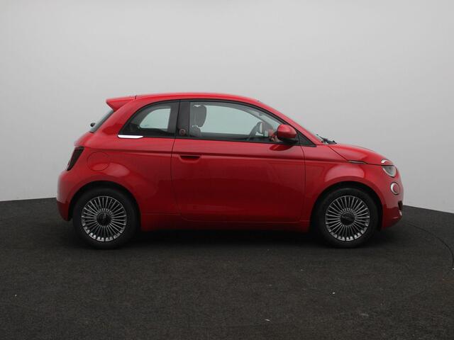 Fiat 500 1.0 Hybrid Torino Launch Edition | Carplay | CLimate Control | Parkeersensoren | 16" Velgen | Direct leverbaar!!