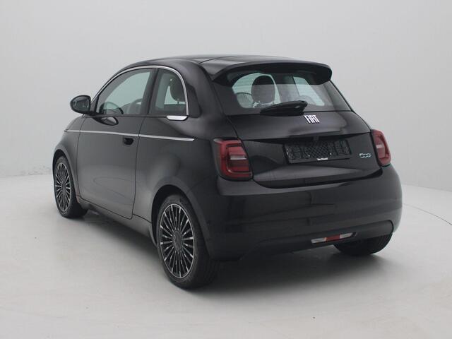 Fiat 500 La Prima 42 kWh | Navigatie | Apple Carplay | Camera | Stoelverwarming|