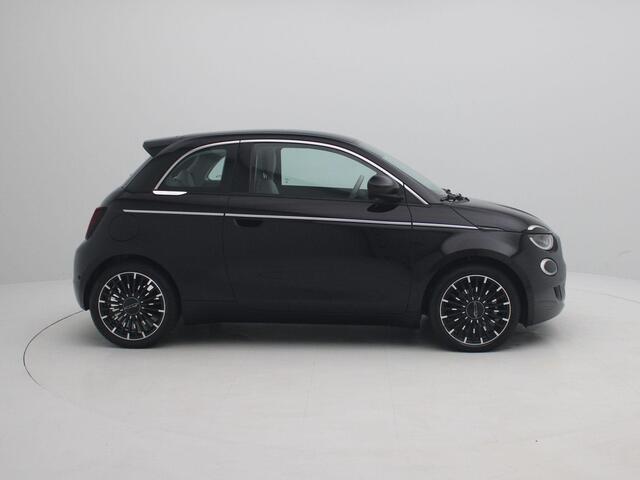 Fiat 500 La Prima 42 kWh | Navigatie | Apple Carplay | Camera | Stoelverwarming|