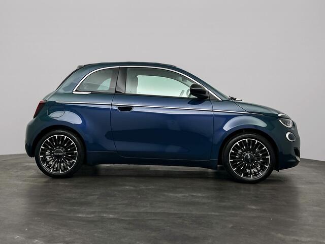 Fiat 500 Cabrio 1.0 Hybrid La Prima | Camera | Navigatie | Sensoren voor&achter | Stoel&Stuurverwarming | JBL premium audio | Android Auto & Apple Carplay | DEMO | 2 + 6 jaar speciale garantie!