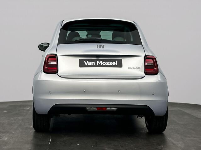 Fiat 500 1.0 Hybrid La Prima | Camera | Navigatie | Stoelverwarming | Panoramadak | Keyless | 2+6 jaar garantie |